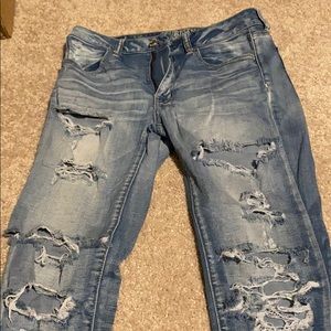 distressed light wash jeggings